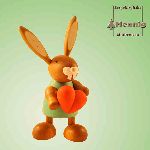 Hennig Figuren - Hase stehend mit Herz